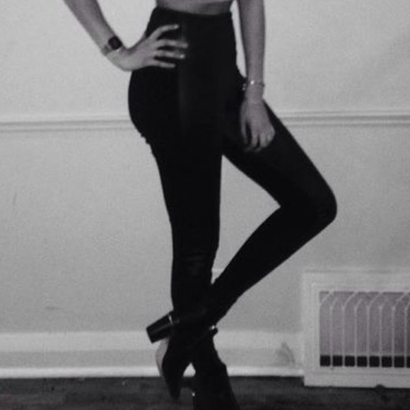 Wilfred Free Vegan Leather Leggings - Picture 2 of 5